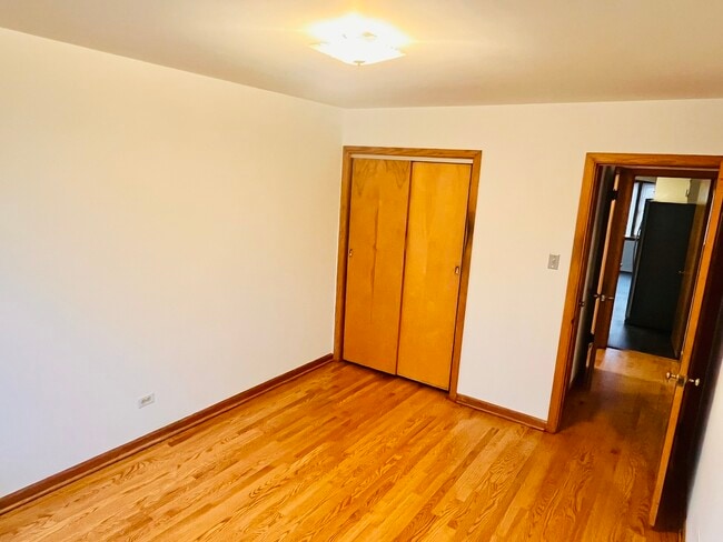 Building Photo - 7724 W Birchwood Ave