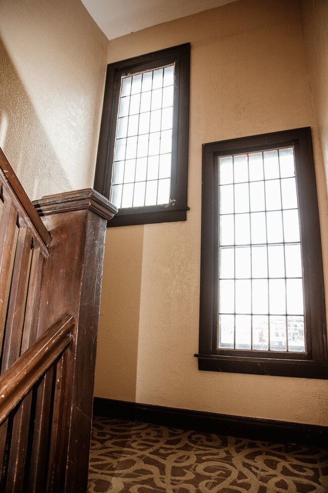 Old World Charm / Chatham Arch Neighborhood 708 E 11th St