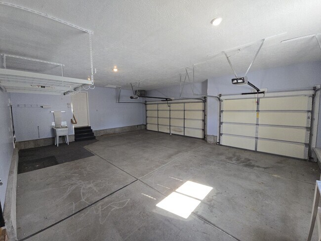 Building Photo - 1361 N 325 E