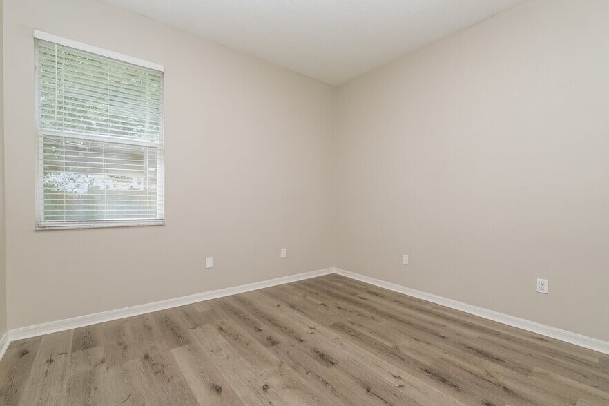 Building Photo - 6637 Cambridge Park Dr