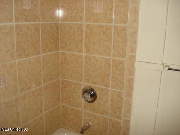 Building Photo - 5301 Ridgewood Rd