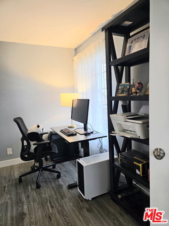 Building Photo - 8805 Berkshire Way