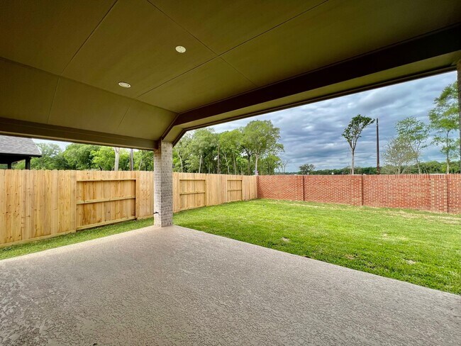 Building Photo - 1351 Park Path Dr