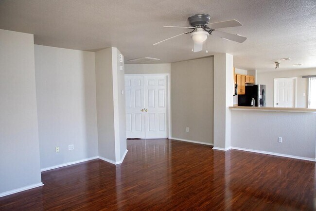 Building Photo - 135 Holmstrom St