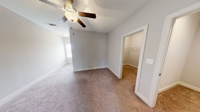 Building Photo - 3855 Academy Dr