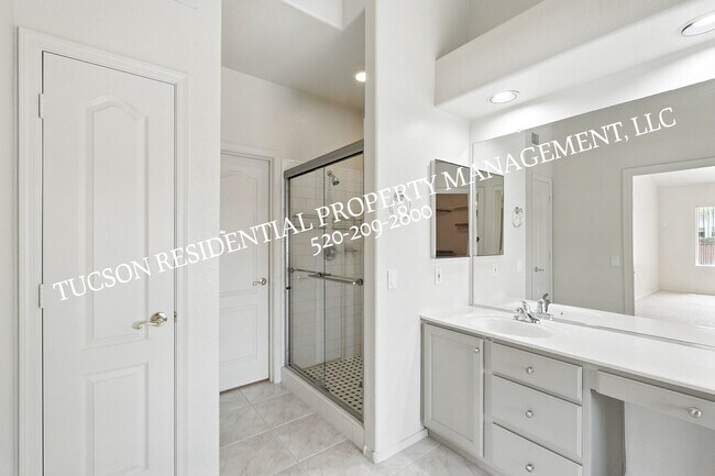 Building Photo - 11399 Silver Pheasant Loop