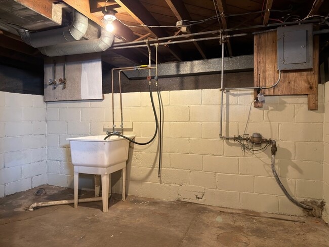 Building Photo - 3129 Lapey St