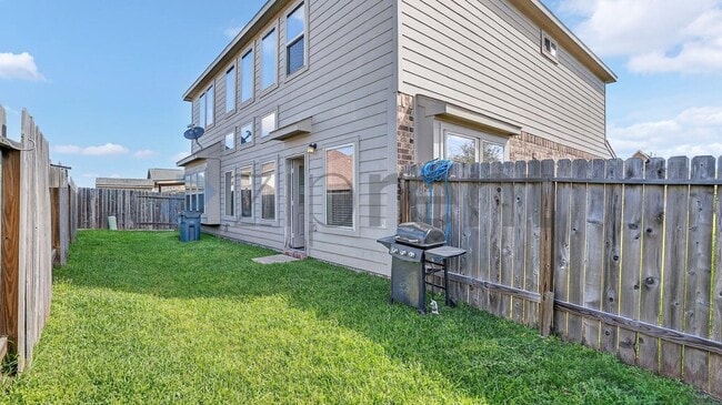 Building Photo - 15103 Breeze Forest Ct