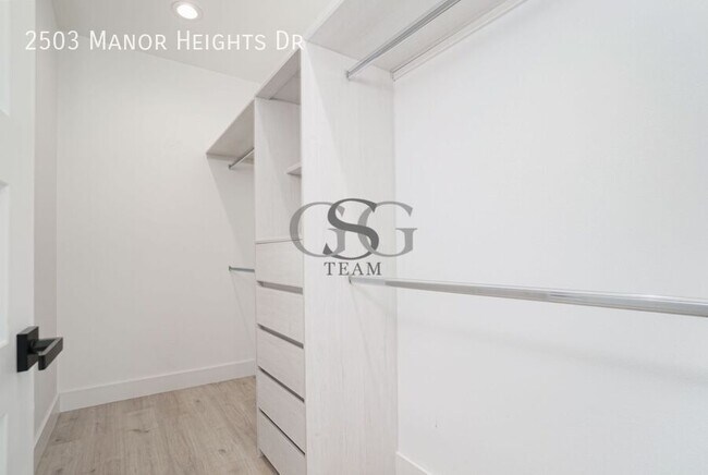 Building Photo - 2503 Mnr Hts Dr