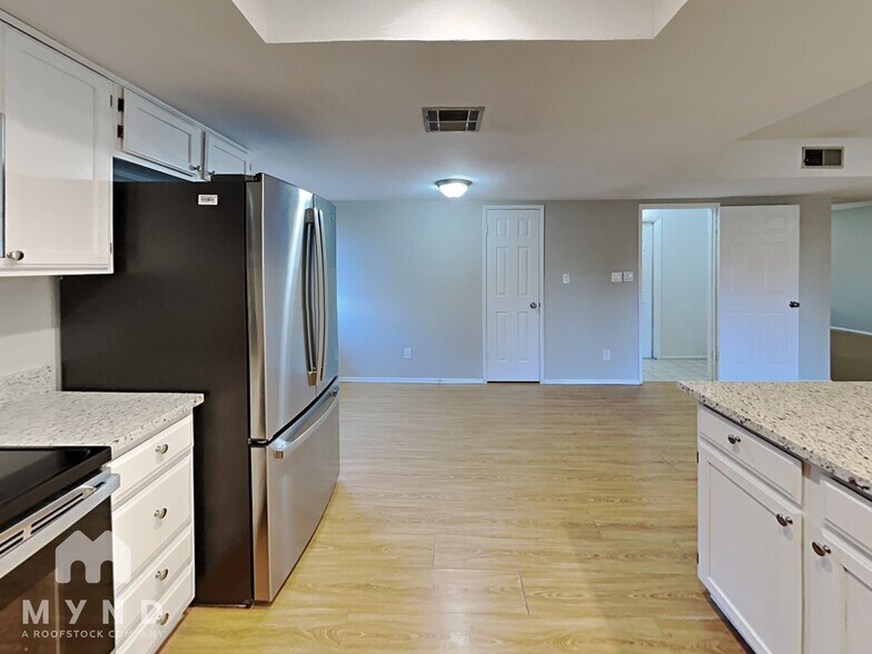 Building Photo - 19028 N 7th Dr