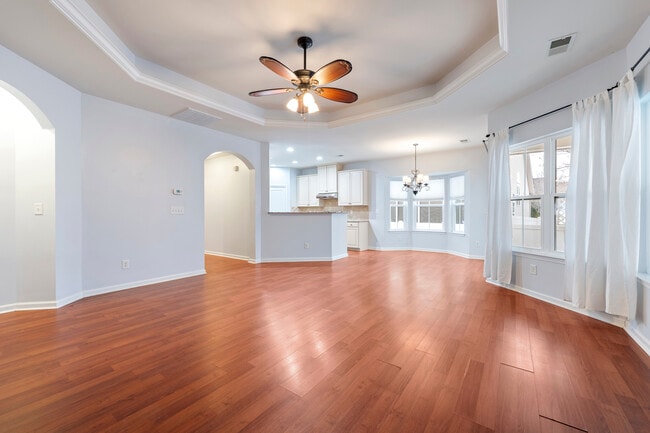 Building Photo - 586 Harrison Dr NW