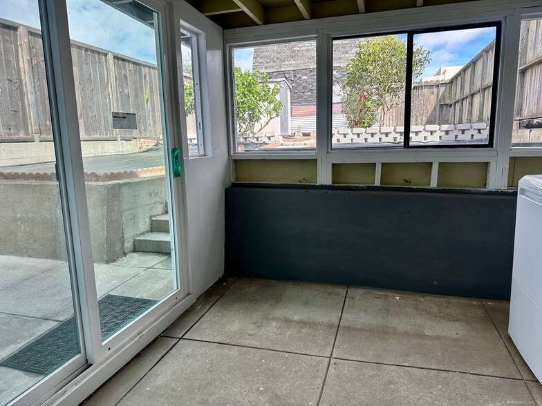 Building Photo - 1578 43rd Ave