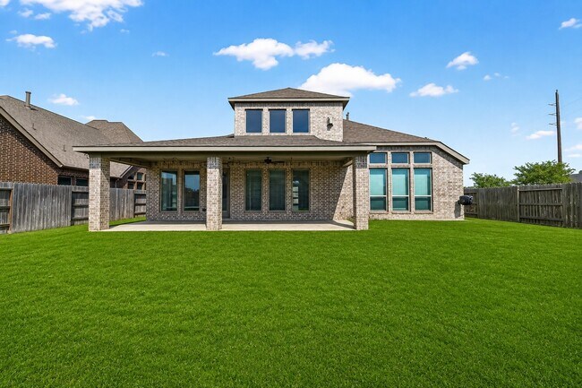 Building Photo - 25109 Pinebrook Grove Ln