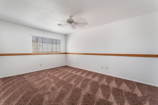 Building Photo - Move in now to this beautiful 2 story 3 be...