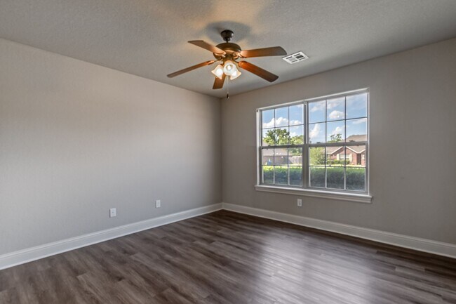 Building Photo - Welcome to your stunning home