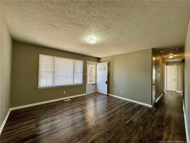 Building Photo - 1222 Kienast Dr