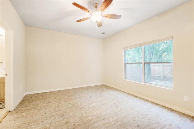 Building Photo - 2205 Independence Dr