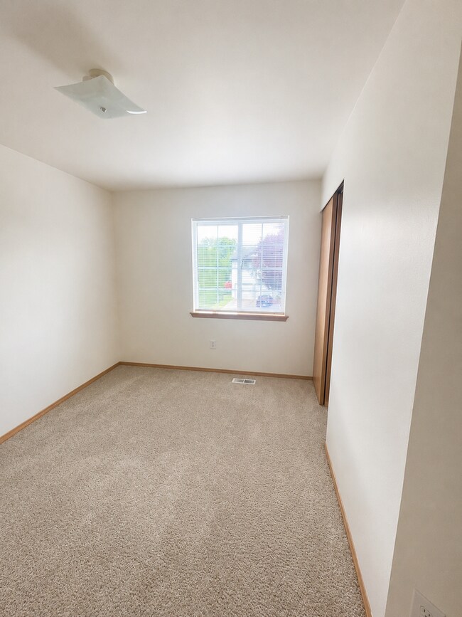 Building Photo - 10628 57th Dr NE