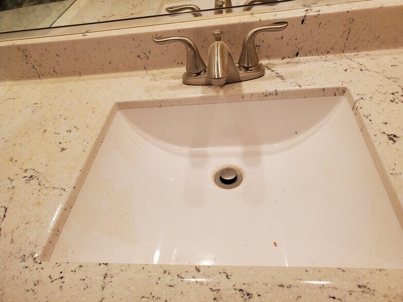 Building Photo - 4200 Laurel Canyon Blvd