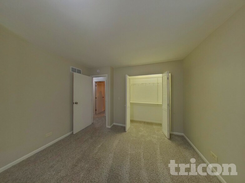 Building Photo - 1235 Casa Solana Dr