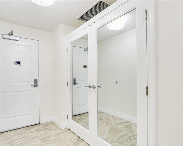 Building Photo - 200 W Sahara Ave