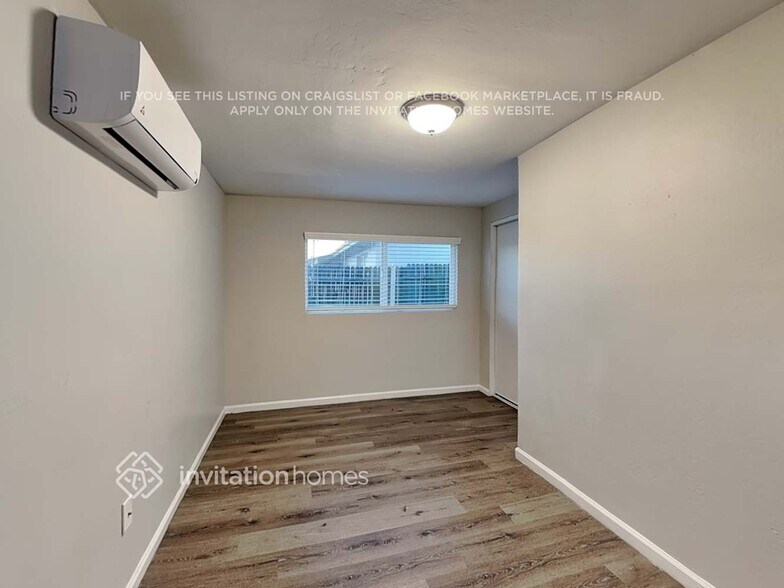 Building Photo - 141 E Millett Ave