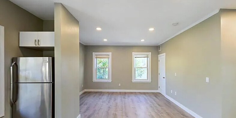 Building Photo - 17 Ashley St