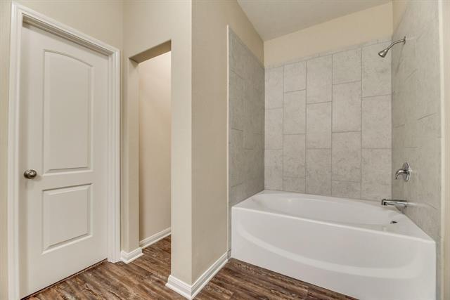 Building Photo - 5500 Persimmon Dr