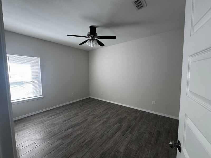 Building Photo - 1618 Playa Dr