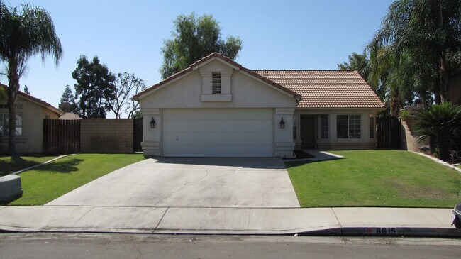 Primary Photo - Riverlakes Home with Pool!!!