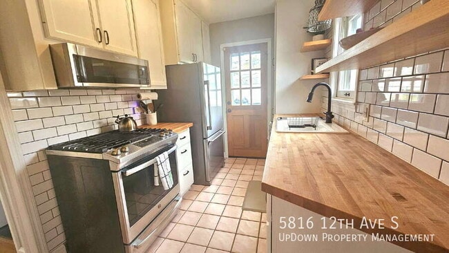 Building Photo - 5816 12th Ave S