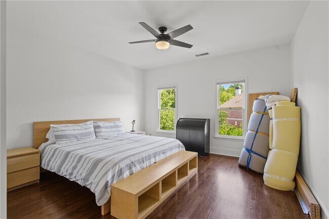 Building Photo - 455 Majestic Cove