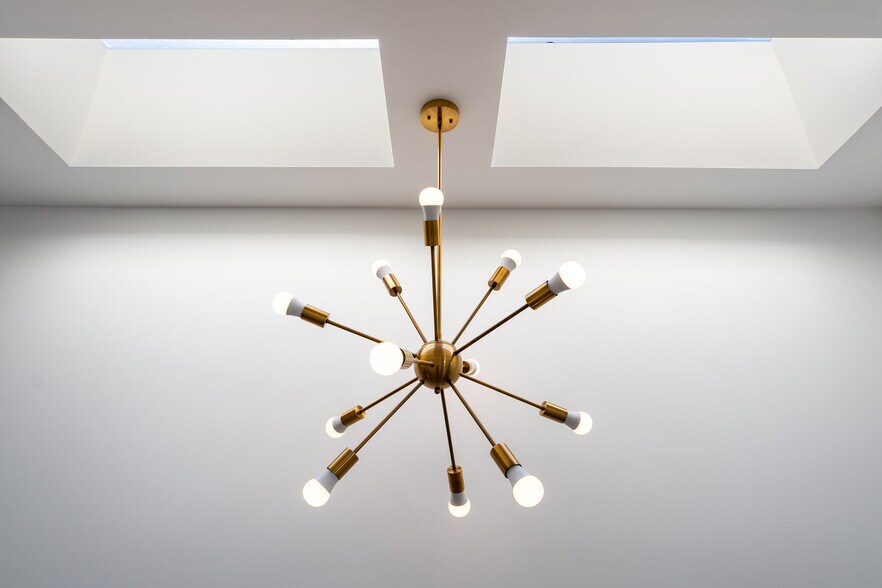 Building Photo - 1805 S Longwood Ave