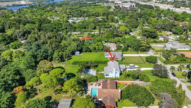 Building Photo - 6701 Hillside Ln