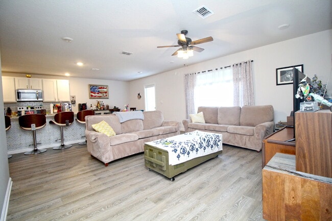 Building Photo - Modern 5BR/3BA Home in Birch Run with Solar Panels, Open Concept Design & Bonus Living Space