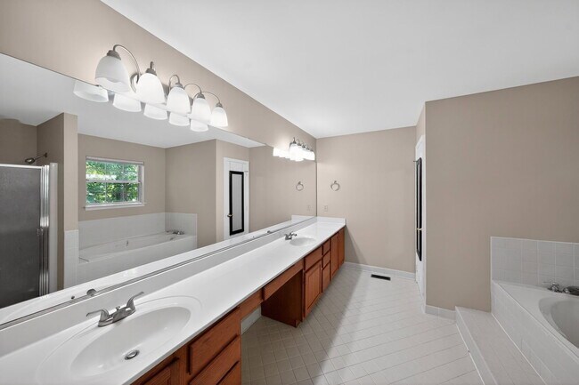 Building Photo - 3006 Freedom Ct N