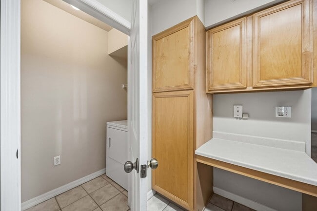 Building Photo - 1195 Villagio Cir
