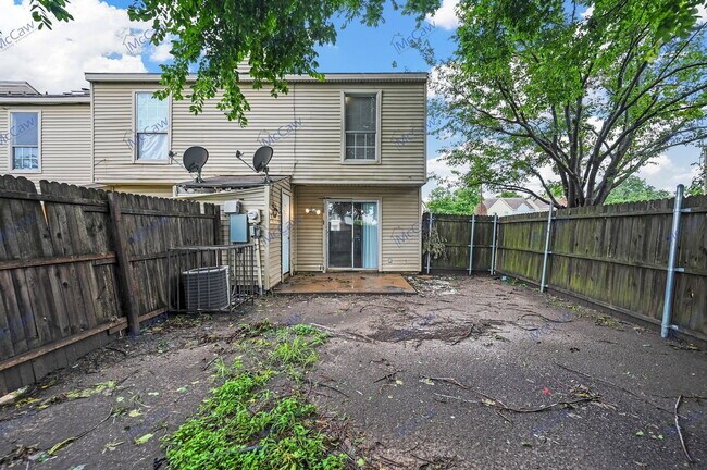 Building Photo - 2198 Aspen Dr