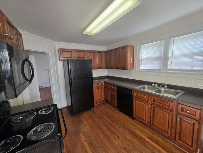 Building Photo - 310 S. Srping Street