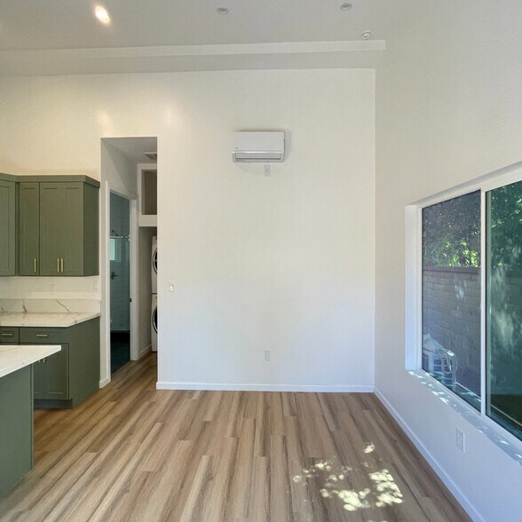 Building Photo - 8045 Norwich Ave