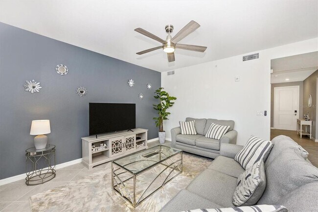 Building Photo - 12240 Wellen Golf St