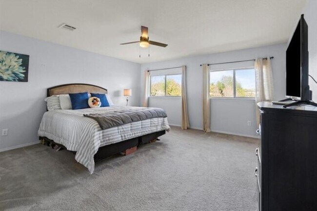 Building Photo - 4515 Cottonwood St