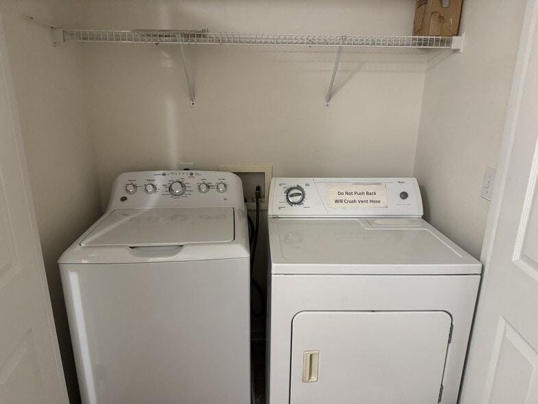 Building Photo - 2207 Bankshill Row