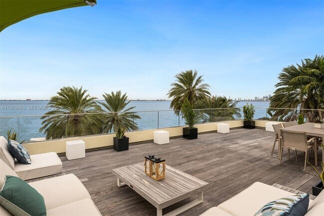 Building Photo - 360 Harbor Dr