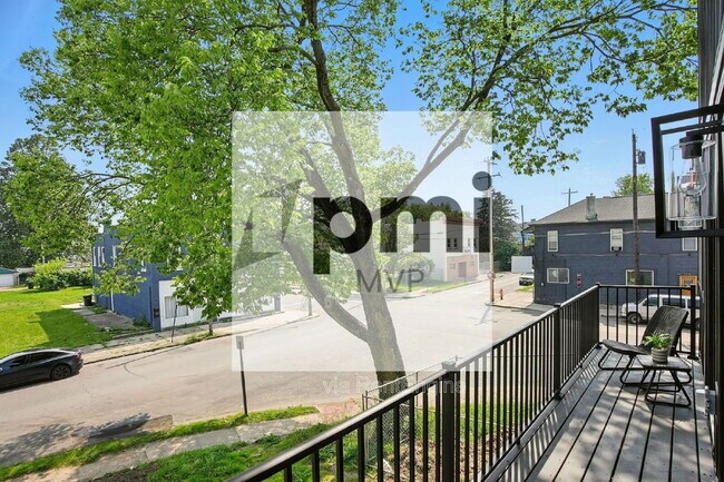 Building Photo - 92 E Innis Ave