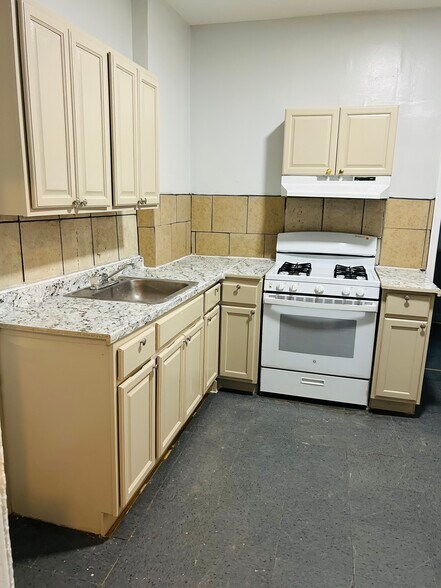 Building Photo - 2513 N Bouvier St