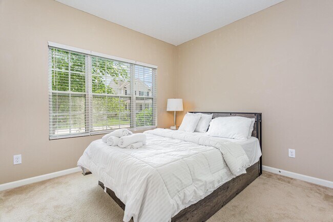 Building Photo - 7862 Waggoner Trace Dr