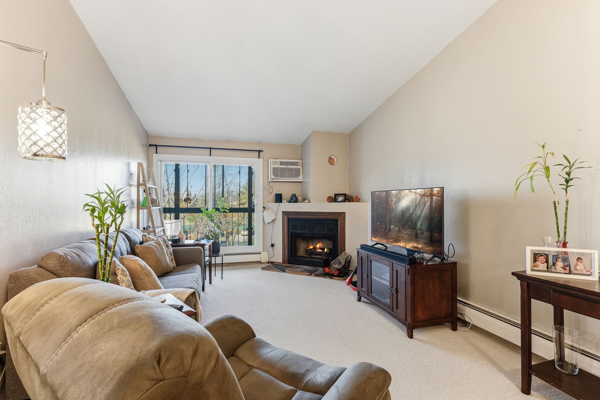 Building Photo - 3850 Plymouth Blvd