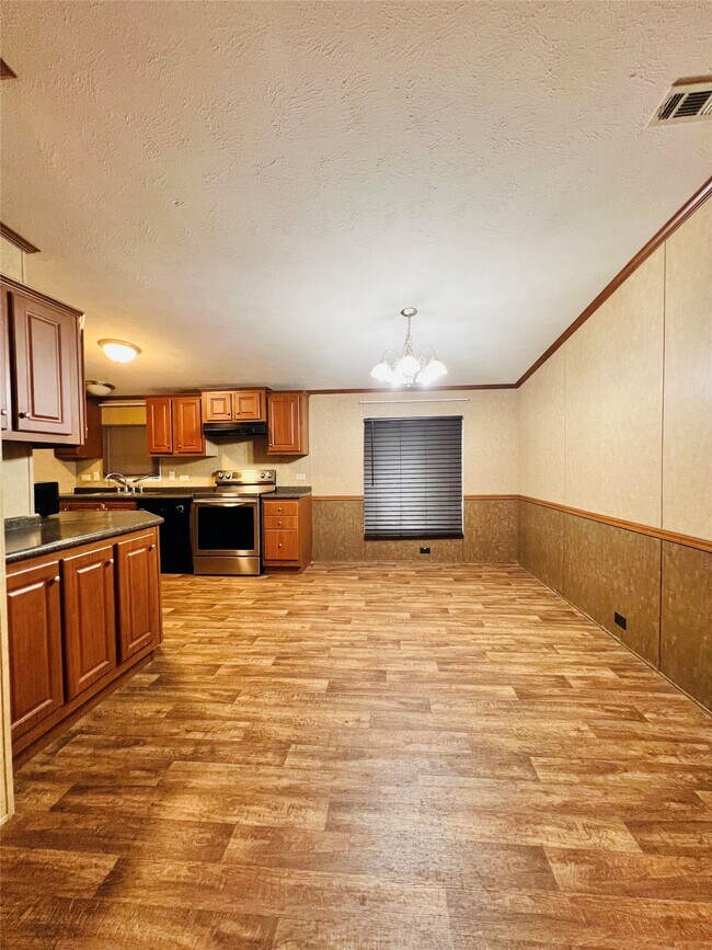 Building Photo - 16381 Hunters Green Dr