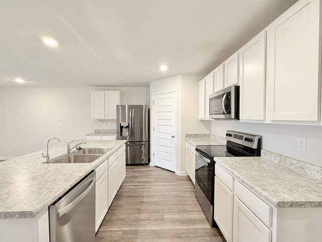 Building Photo - Spacious 4-Bedroom Home - Woodlands